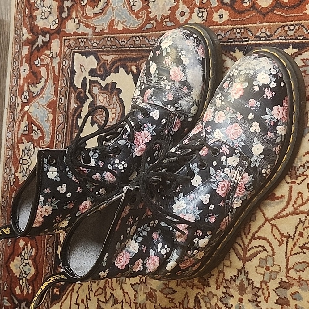 DR MARTENS vintage pink floral